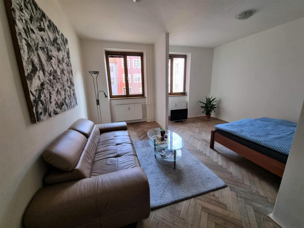 Cheb Central Apartment Bagian luar foto